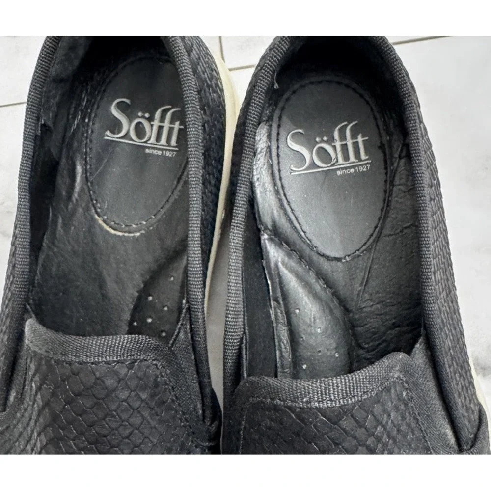 Sofft Somers Slip On Leather Sneaker Snake Print  Black Nubuck Womens 9